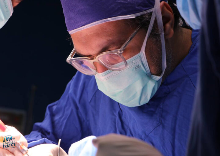 متخصص فک و صورت در تهران